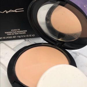 Mac Cosmetics bundle (lipstick & powder)